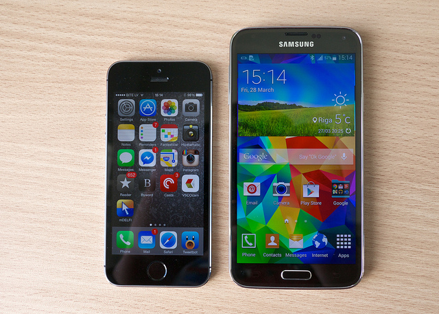 Samsung Galaxy S5 vs iPhone 5S